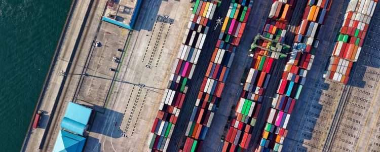 Quick Shipping Guide: Top 3 Factors To Consider For Ocean Freight vs Air Freight